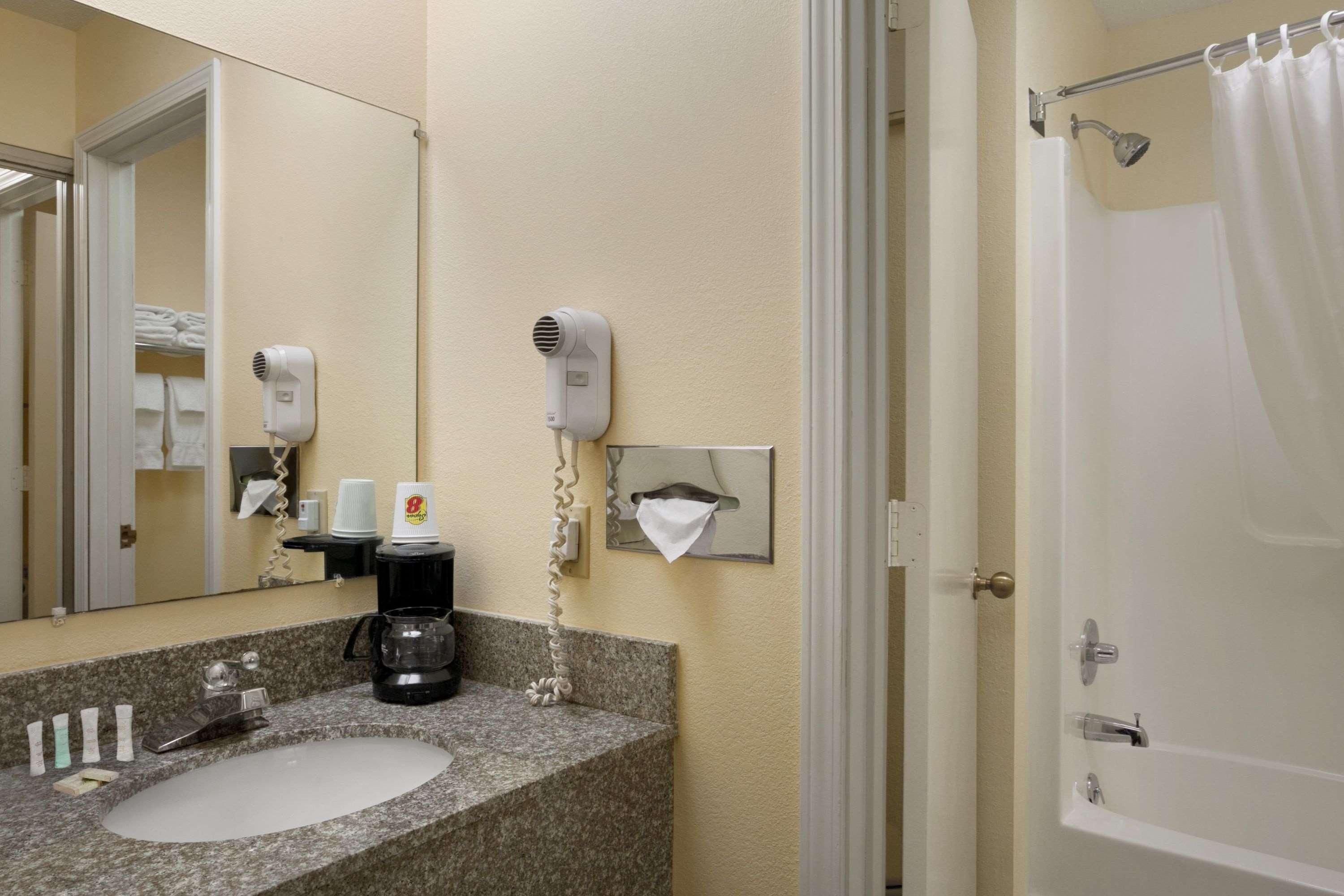 Super 8 By Wyndham Columbia City Ngoại thất bức ảnh
